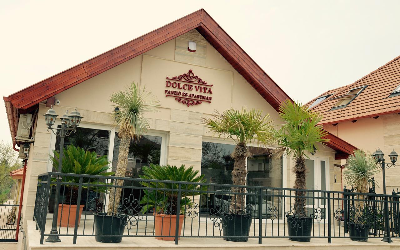 Hotel Dolce Vita Balatonkenese Exteriör bild